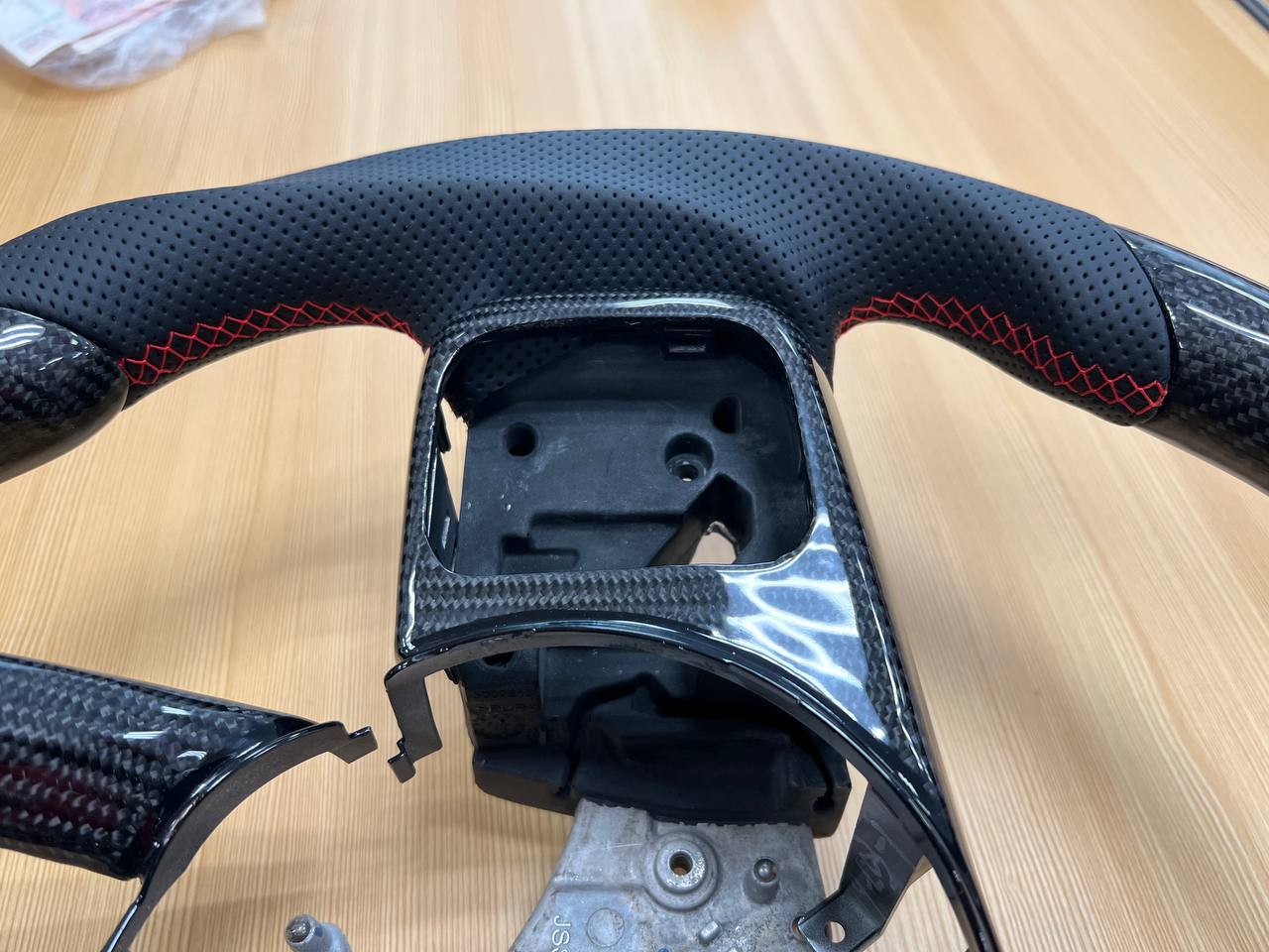 Tank 300 Руль карбоновый с функцией подогрева черный с красной отделкой 6