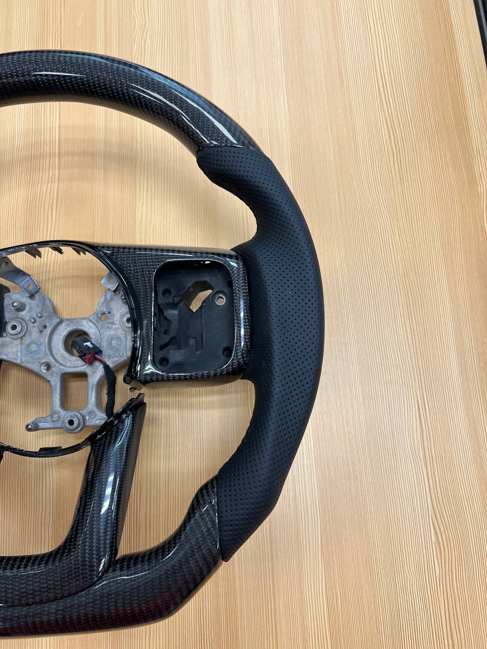 Tank 300 Руль карбоновый с функцией подогрева черный  12