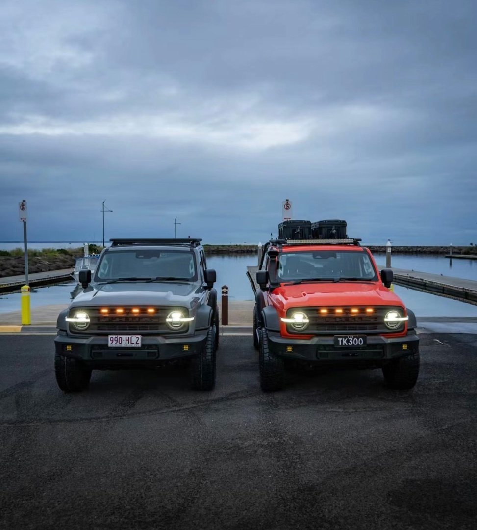 Tank 300 Комплект из 4 диодов в штатную решётку радиатора 4