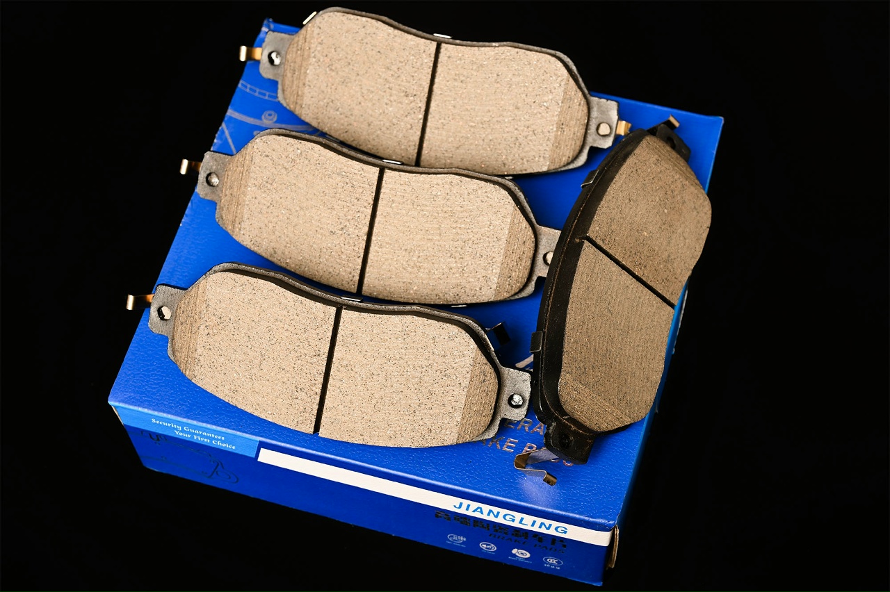Tank 300 Керамические тормозные колодки Jianling передние 3