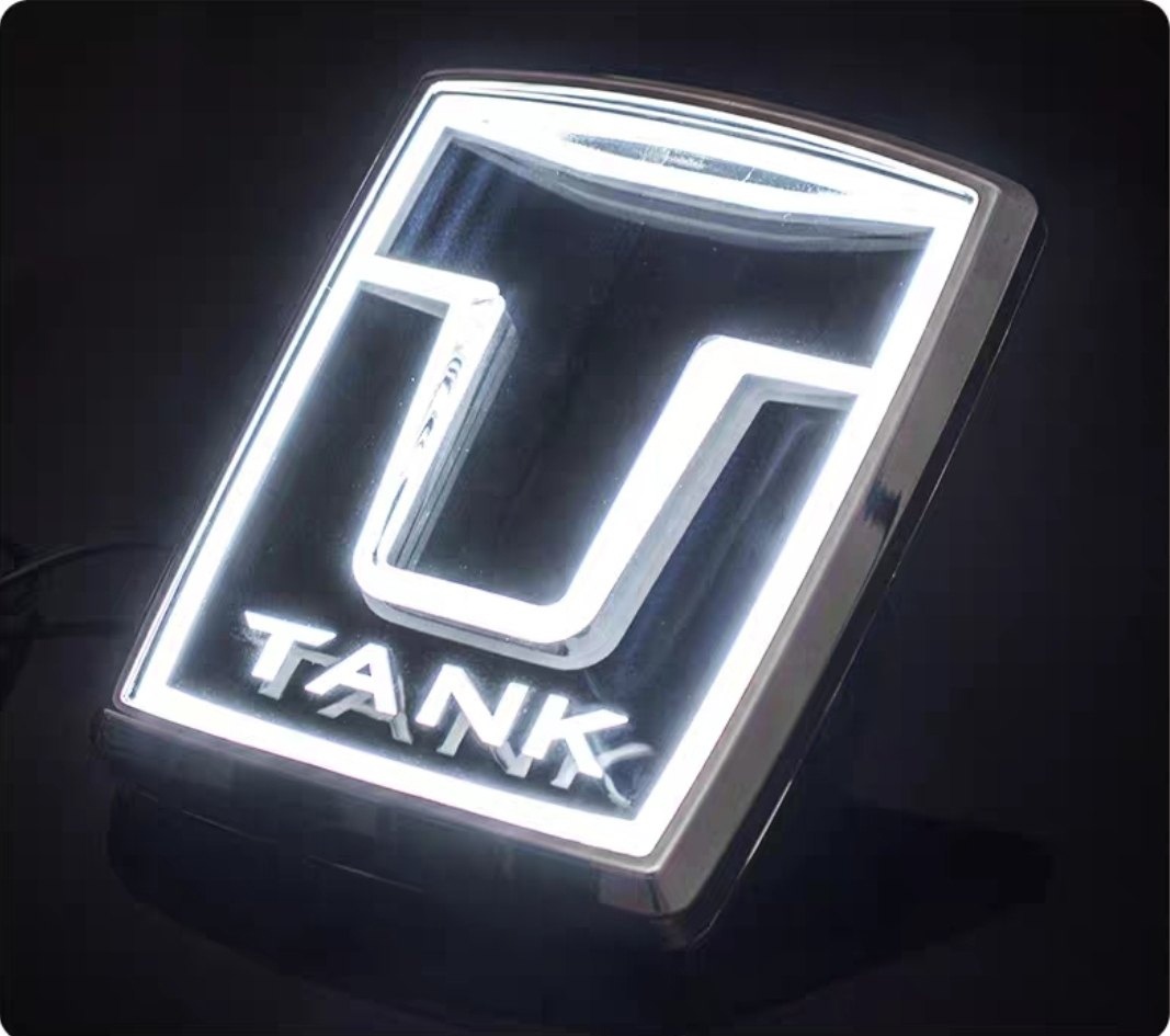 Tank 300 Светящийся логотип в штатную решётку радиатора 2