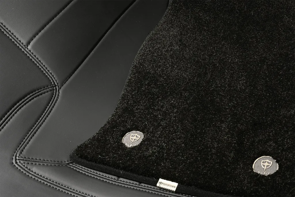Tank 300 Комплект 3D ковров Susif 365 Car Blanket Armour из экокожи и 4 ворсовых ковриков черные 3