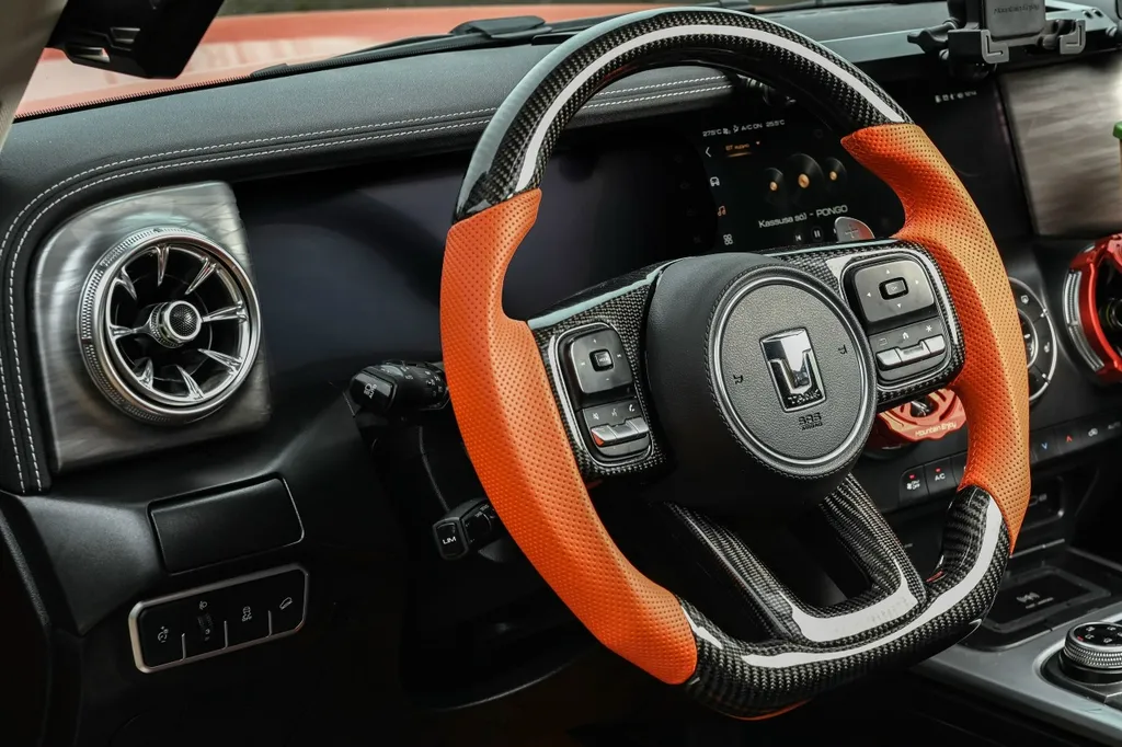 Tank 300 Руль карбоновый с функцией подогрева черно-оранжевый 2