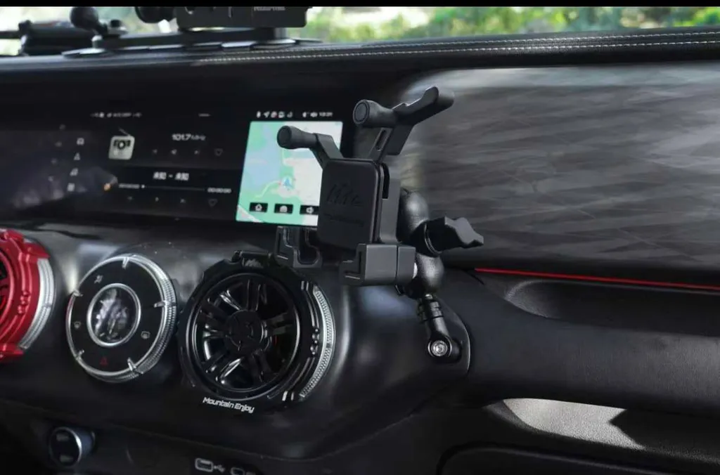 Tank 300 Держатель телефона Mountain Enjoy на панель