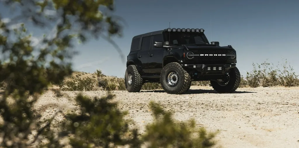 Колёсный диск KMC KM 552 IMS 18x9j" 6×139.7 серебристый с черным ободом 2