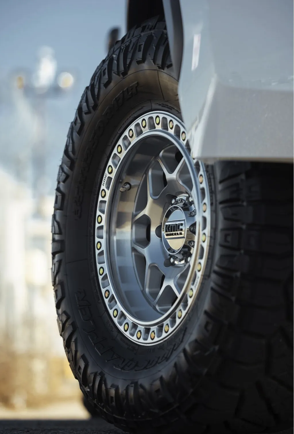 Колёсный диск KMC Trax KM 553 8.5×R17 6×139.7 серебро 4