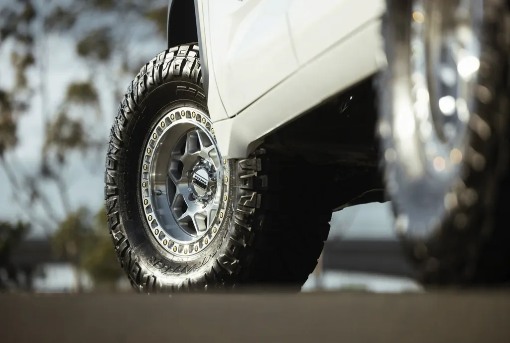 Колёсный диск KMC Trax KM 553 8.5×R17 6×139.7 серебро 6