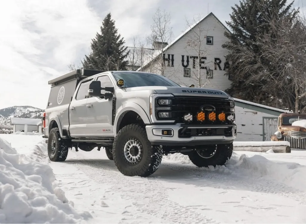 Колёсный диск KMC KM 552 IMS 18x9j" 6×139.7 серебристый с черным ободом 10