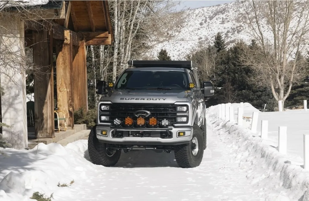 Колёсный диск KMC KM 552 IMS 18x9j" 6×139.7 серебристый с черным ободом 12