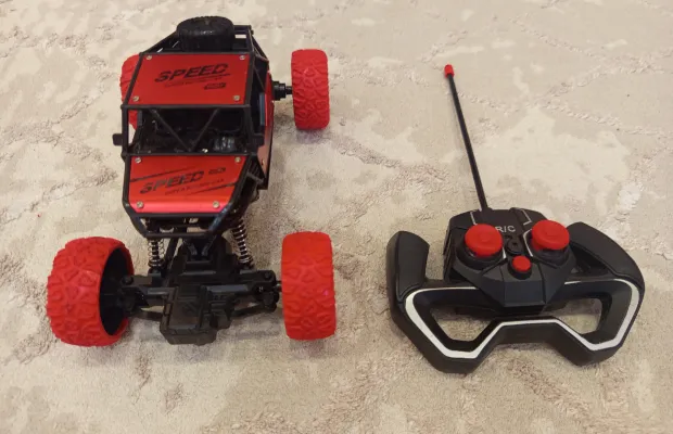 Машинка на радиоуправлении