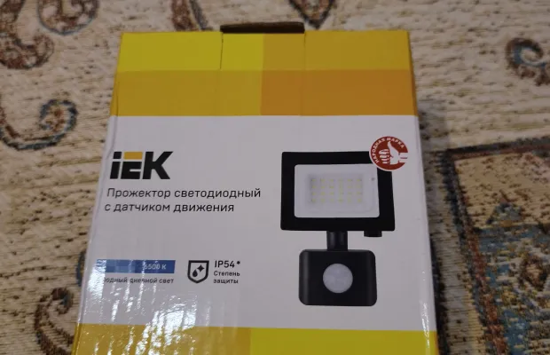 Прожектор IEK СДО 06-20Д 20W 6500К 1600Лм светодиодный с датчиком движения IP54 черный