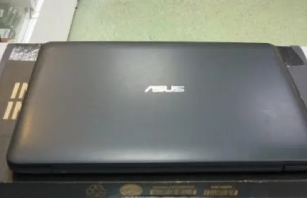 Ноутбук asus X554L