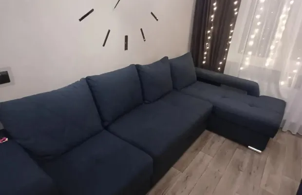 Диван со стульями