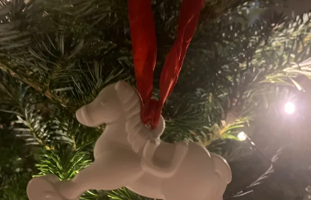 Фигурка на елку лошадка