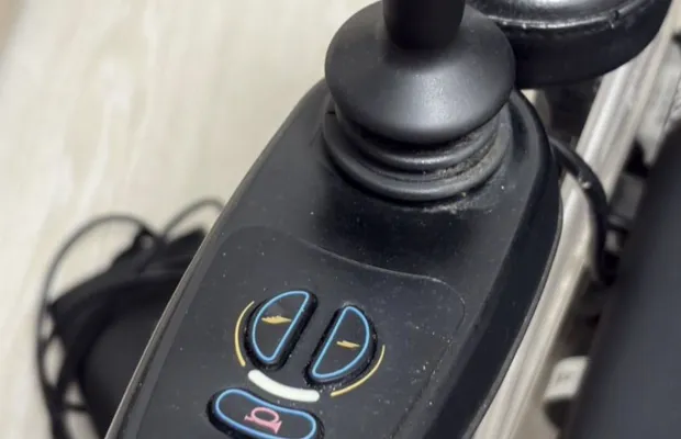 Инвалидная коляска с электроприводом