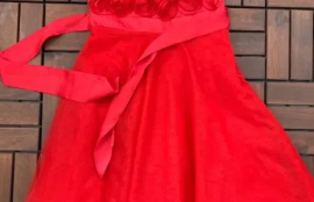 Нарядное платье 3-4 года