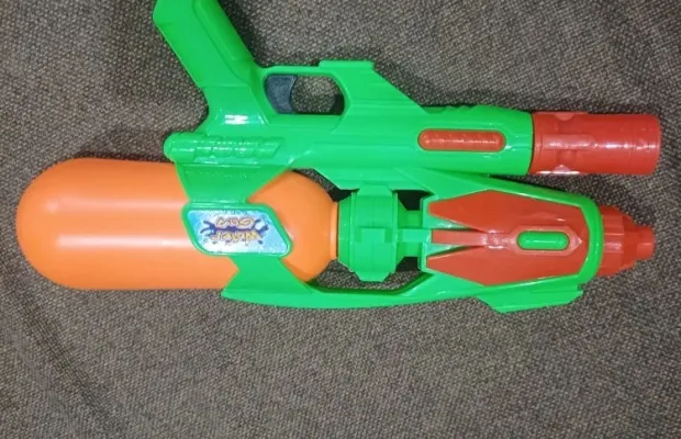 Водный пистолет