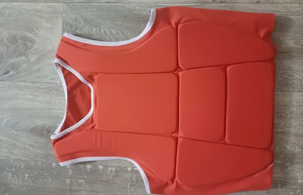 Жилет Рей Спорт по универсальному бою Красный