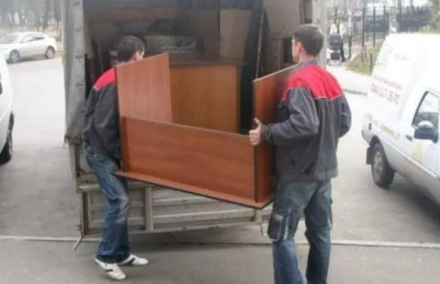 Грузчики, разнорабочие.