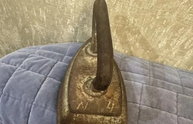 Утюг чугунный старинный