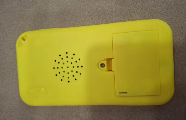 Игрушечный телефон