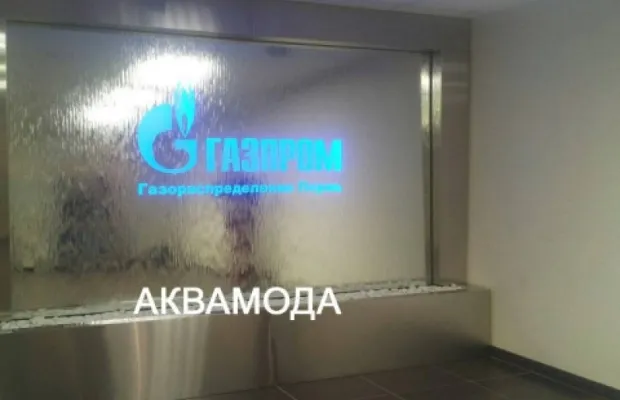 Водопад по стеклу
