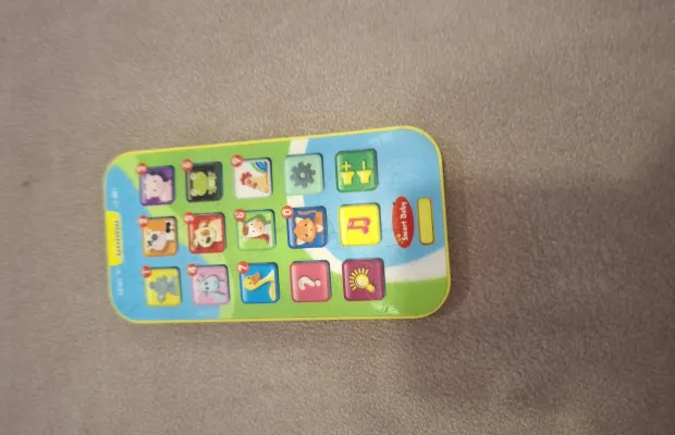 Игрушечный телефон