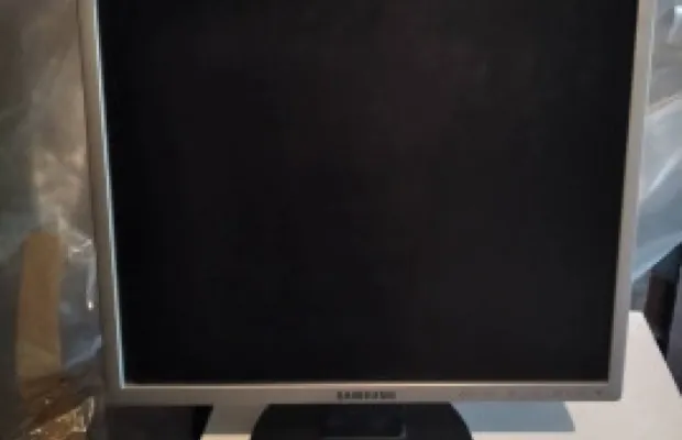 Монитор samsung
