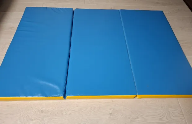 Мат гимнастический