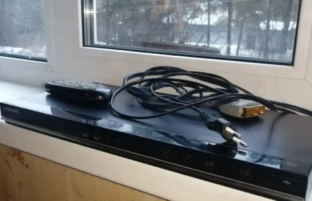Видеомагнитофон Samsung