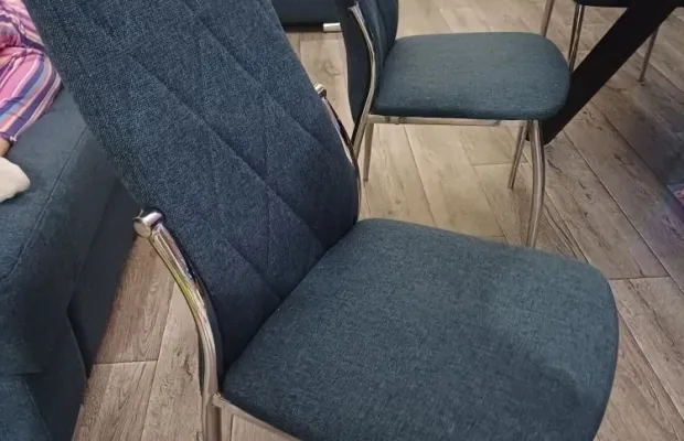 Диван со стульями