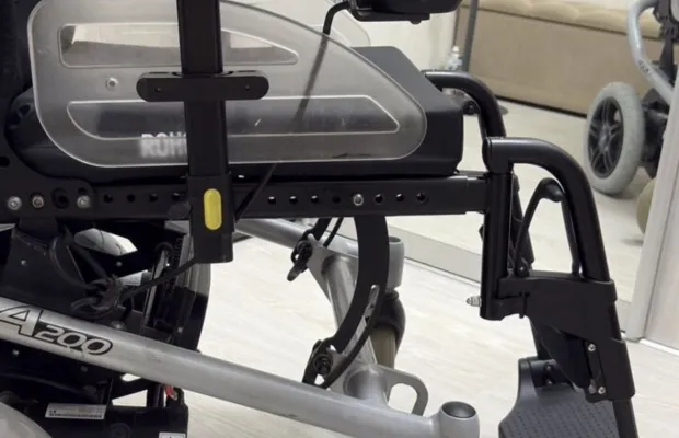 Инвалидная коляска с электроприводом