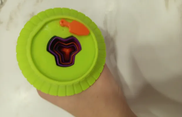 Игрушечный антистрес в виде ножика раскладного