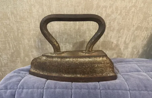 Утюг чугунный старинный