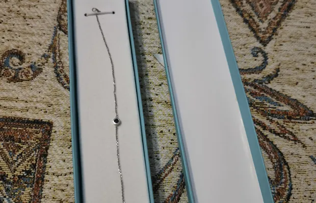 Золотой (белое золото) браслет 585 пробы с натуральным сапфиром