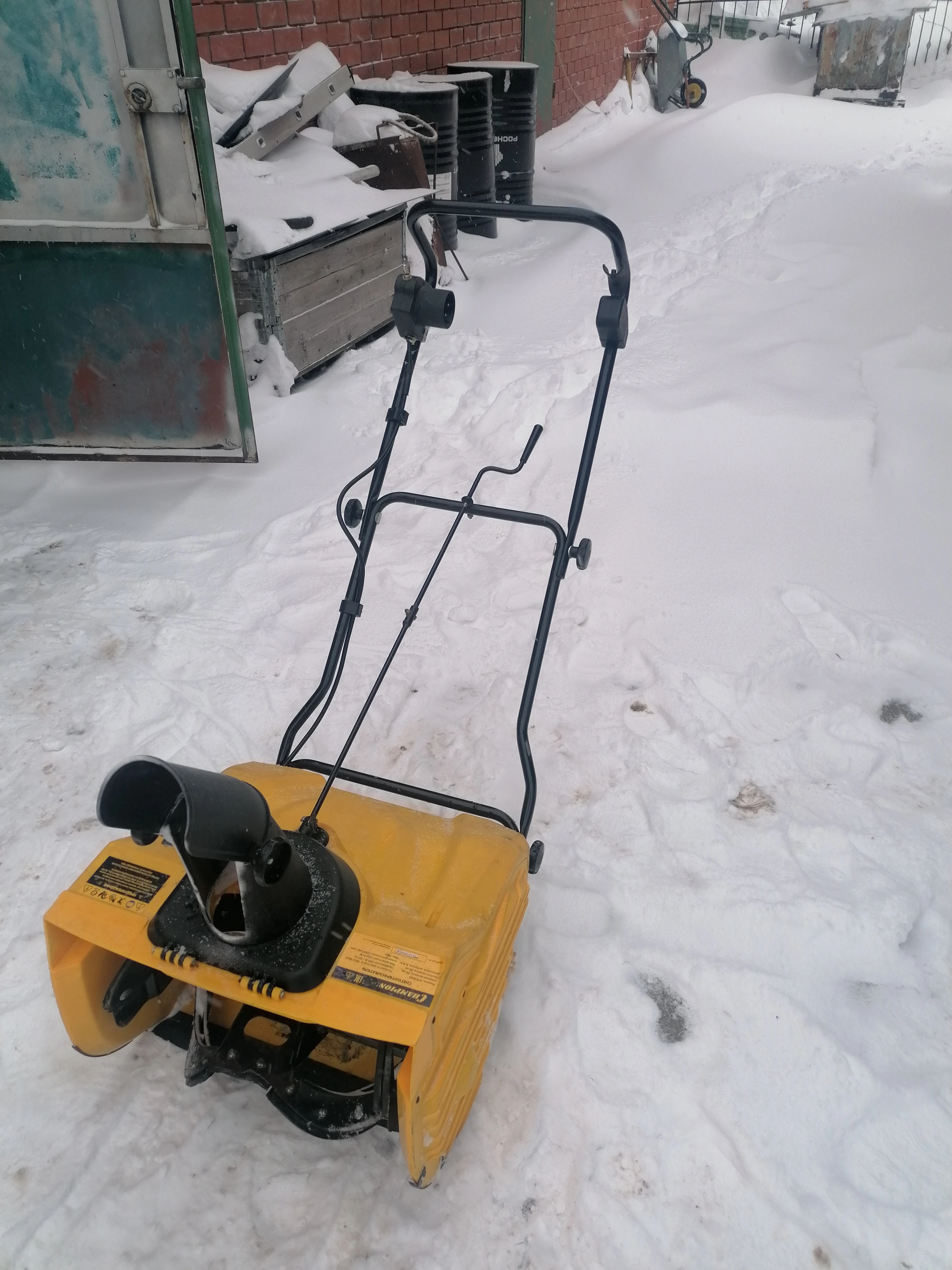 Снегоуборщик электрический