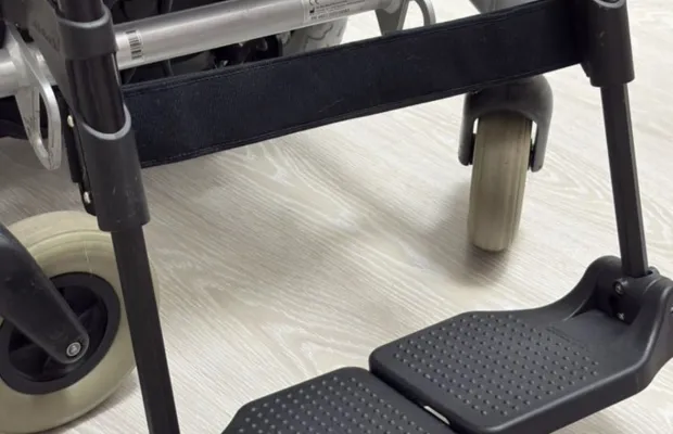 Инвалидная коляска с электроприводом