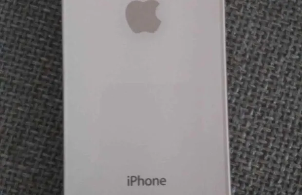 Продам айфон 4s