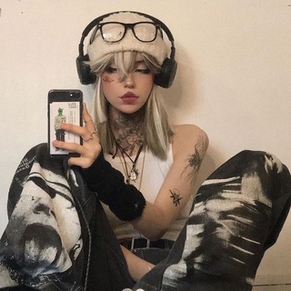 Логотип Телеграм канала +FVR2y2CvvlVmY2E6. Бесплатная аналитика Telegram каналов