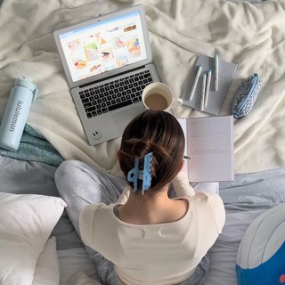 Логотип Телеграм канала otlichnica1. Бесплатная аналитика Telegram каналов