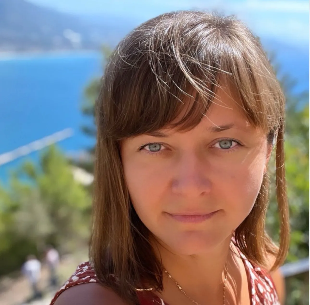 Логотип Телеграм канала begi_hvatay2. Бесплатная аналитика Telegram каналов