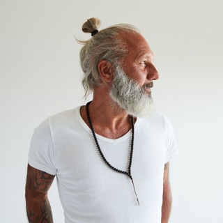 Telegram Channel logo Mirko Betz Psychonaut, Psychedelic Guide, Grossstadt-Schamane. Free Telegram Channel Analytics