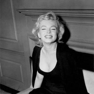 Логотип Телеграм канала Monroe_tsitaty_kino. Бесплатная аналитика Telegram каналов