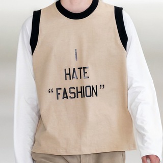 Логотип Телеграм канала i hate fashion 💙💛. Бесплатная аналитика Telegram каналов