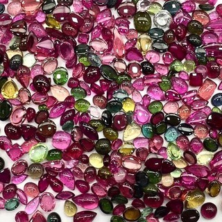 Логотип Телеграм канала D&A outlet. Бесплатная аналитика Telegram каналов