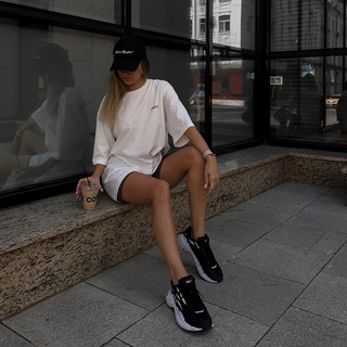 Логотип Телеграм канала stylewbtrend. Бесплатная аналитика Telegram каналов