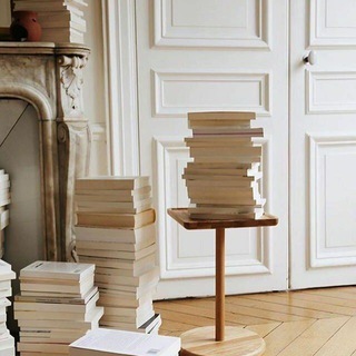 Логотип Телеграм канала love2book. Бесплатная аналитика Telegram каналов