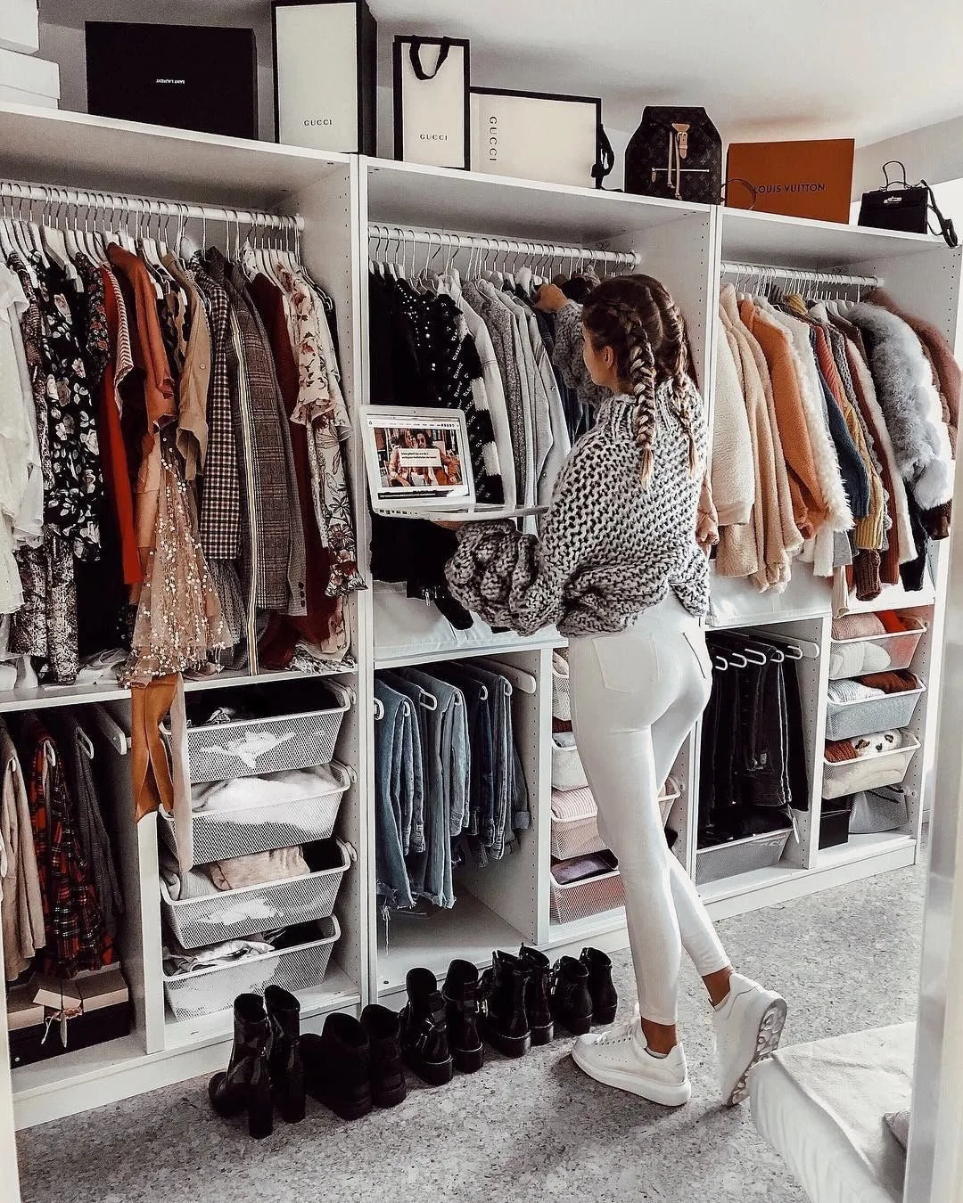 Telegram Channel logo withlovewb. Free Telegram Channel Analytics