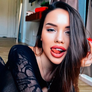 Логотип Телеграм канала celebsxhot. Бесплатная аналитика Telegram каналов