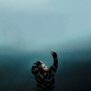 Логотип Телеграм канала под пыльным небом. Бесплатная аналитика Telegram каналов